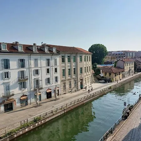The Painter House On The River Milano